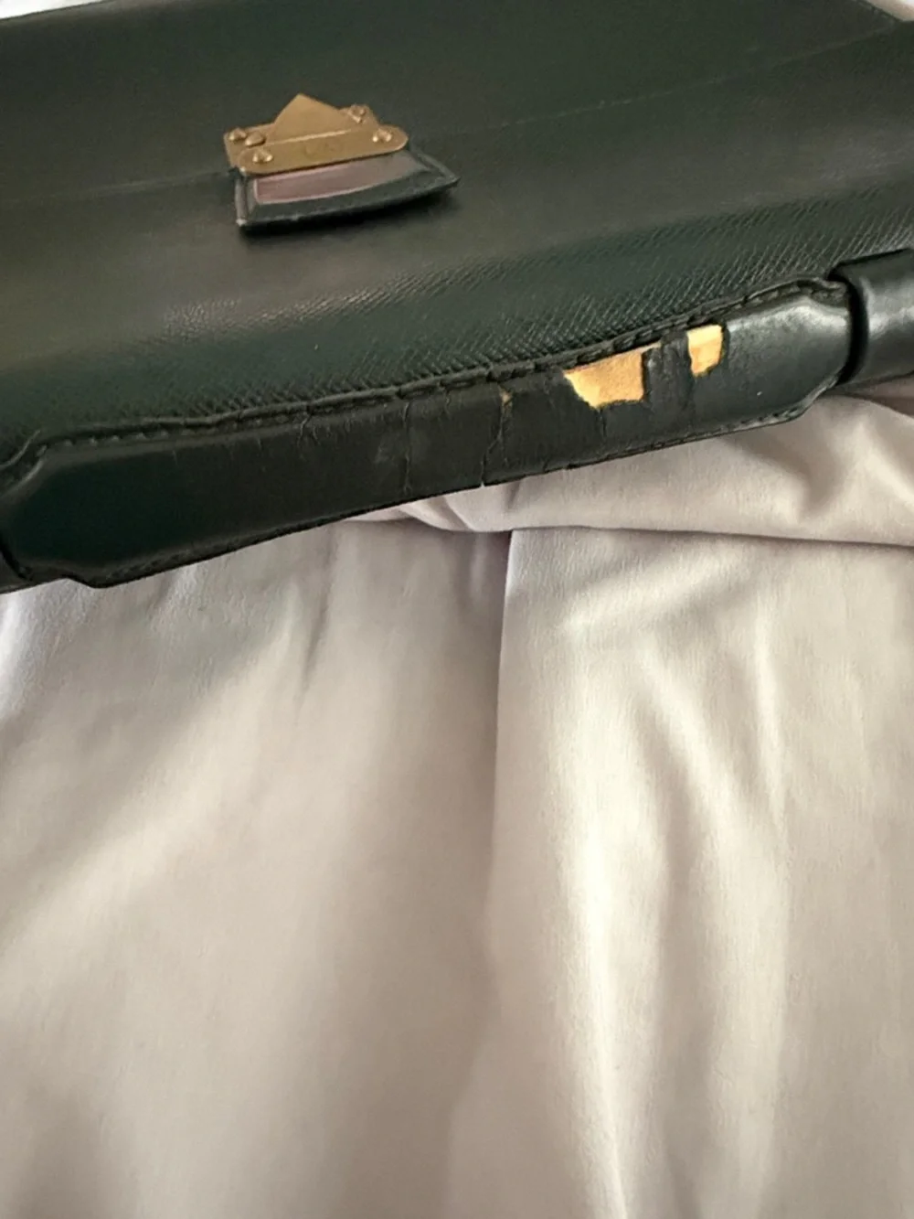 Louis Vuitton - Picture 5 of 8